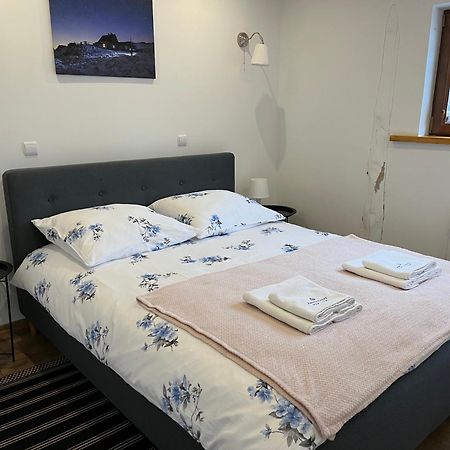 Apartamenty Pod Lipa Lutowiska Esterno foto
