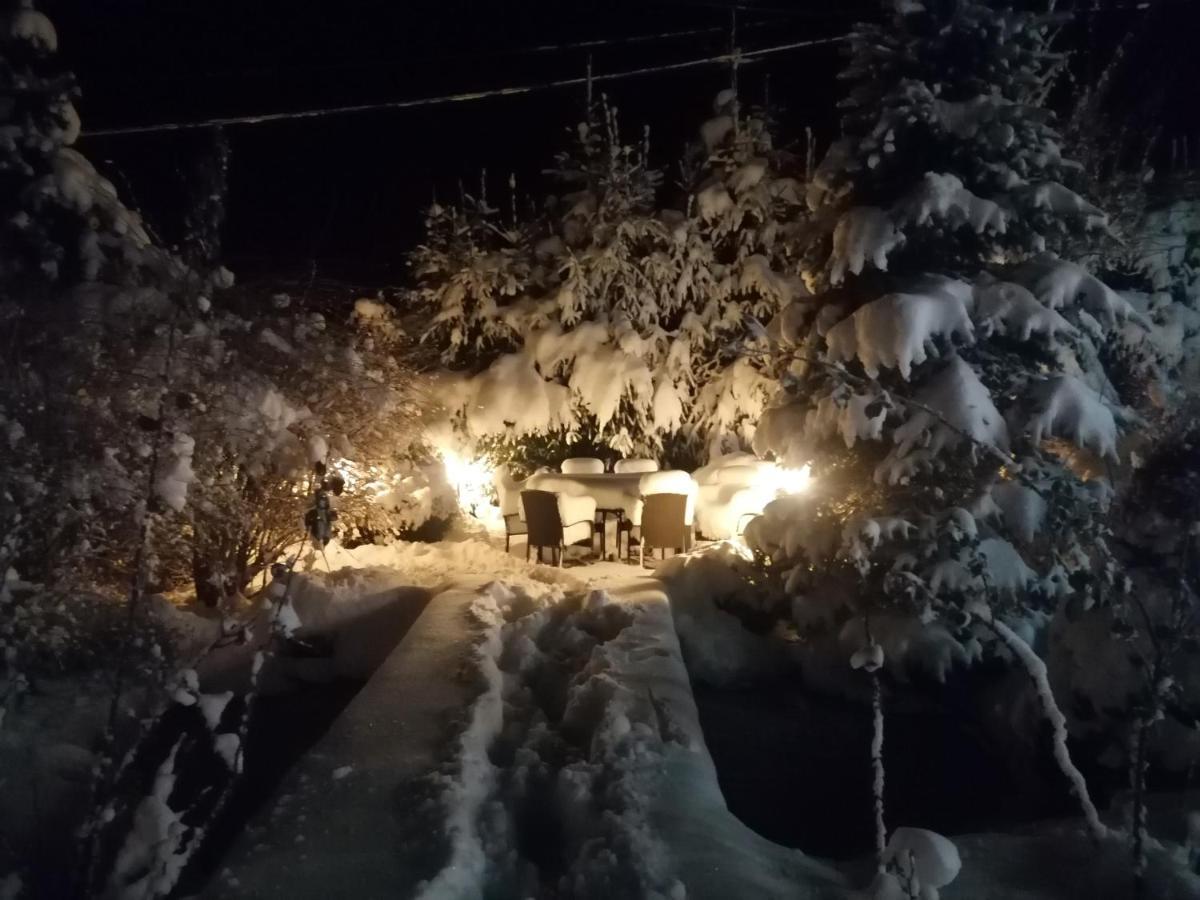 Apartamenty Pod Lipa Lutowiska Esterno foto